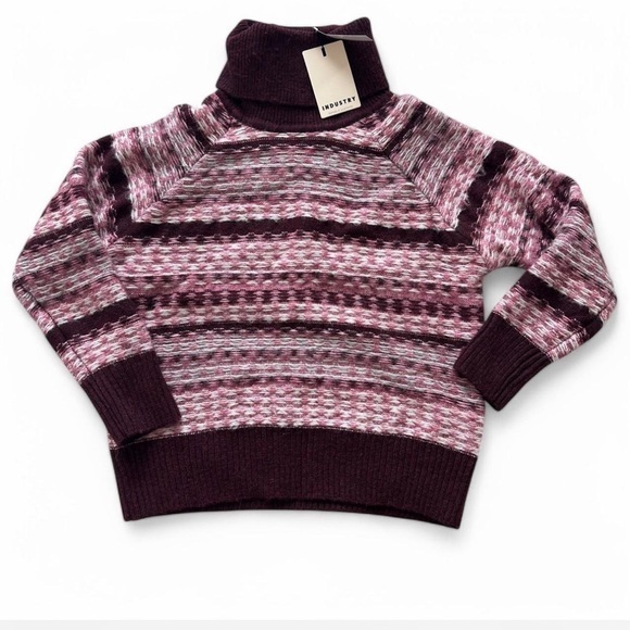 NWT INDUSTRY REPUBLIC Turtleneck Sweater – Size Medium – Unique Floating‎ Stitch - Picture 1 of 6